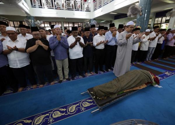 Cabinet members, politicians remember Salahuddin for his down-to-earth personality