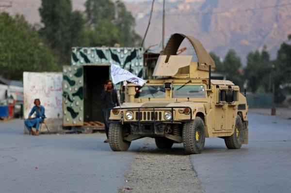 Pakistan troops clash with ‘hundreds’ of Taliban near Afghan border