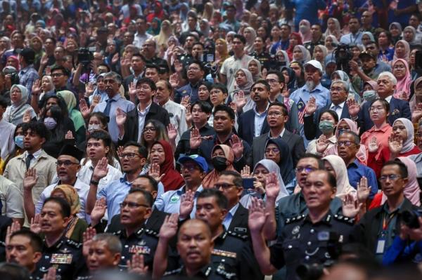 Cuepacs: Civil servants must boost work performance, patriotism to country 