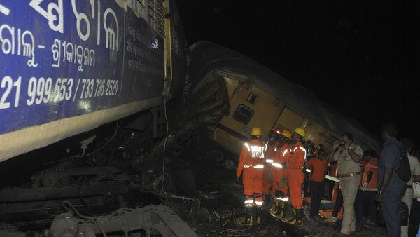 Six killed and 40 injured as two trains collide in India