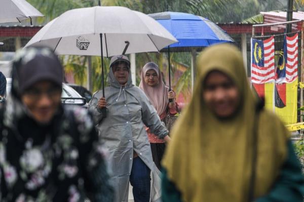 In N. Sembilan, Gemencheh octogenarian collapses, dies before casting her vote