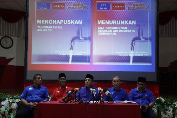 Kelantan folk welcome BN-Pakatan manifesto to solve water woes 