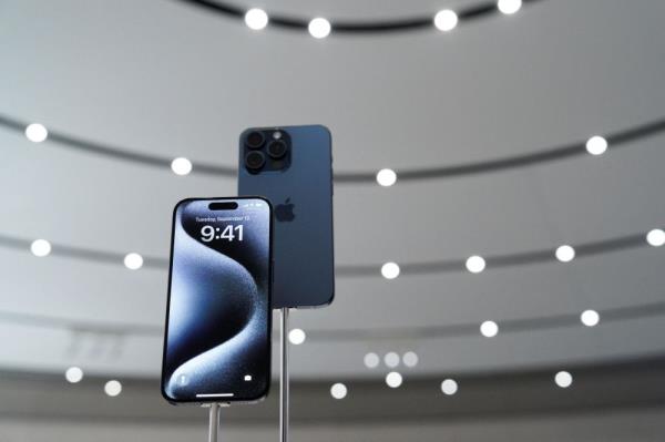 AI quietly reshapes Apple iPhones, Watches