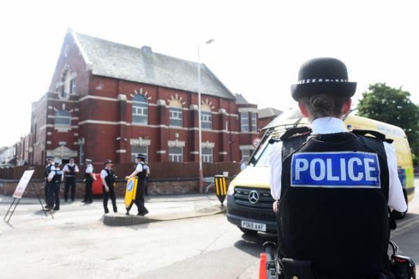 英国警方指控17岁男子持刀行凶，造成3名儿童死亡