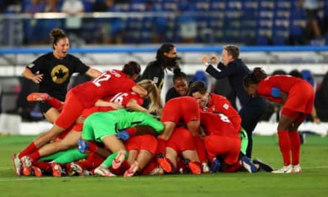 Canada celebrate their shootout win over Sweden three years ago.