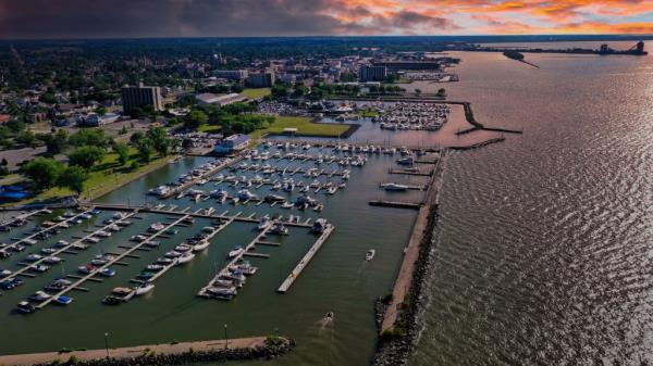 Sandusky has a median home price of $337,950.