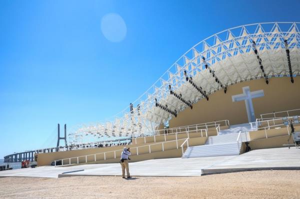 Catholic youth festival kicks off in Lisbon, awaits Pope
