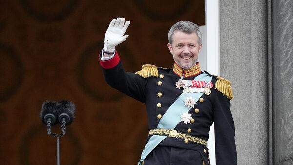 弗雷德里克十世在玛格丽特女王退位后被宣布为丹麦国王