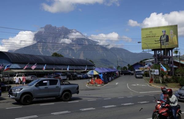Tawau folk excited over royal couple's 'Kembara Kenali Borneo' flag-off