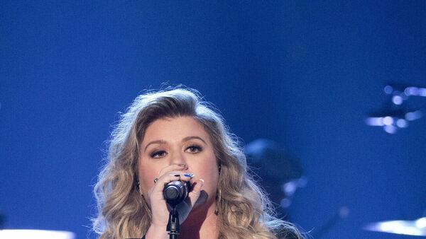 Kelly Clarkson says depression that comes with divorce is ‘extraordinarily hard’