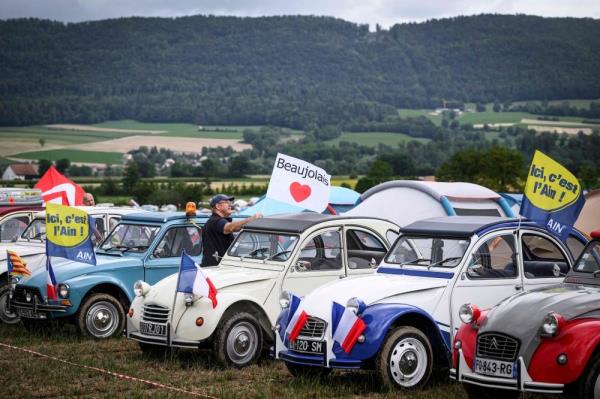 Citroen 2CV classic car meet gets show on the road
