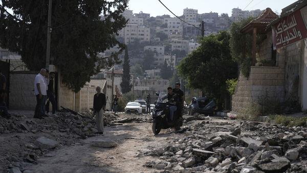 First evacuees from Gaza cross into Egypt as Israeli offensive intensifies