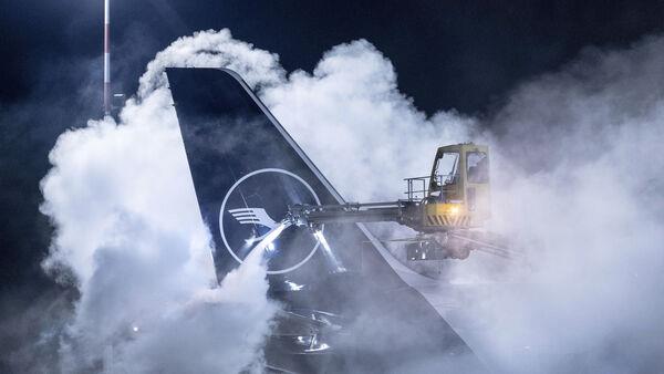 Heavy snowfall and freezing rain cause flight cancellations across Germany