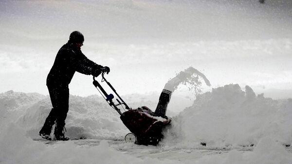 Sprawling storm brings parts of US to standstill