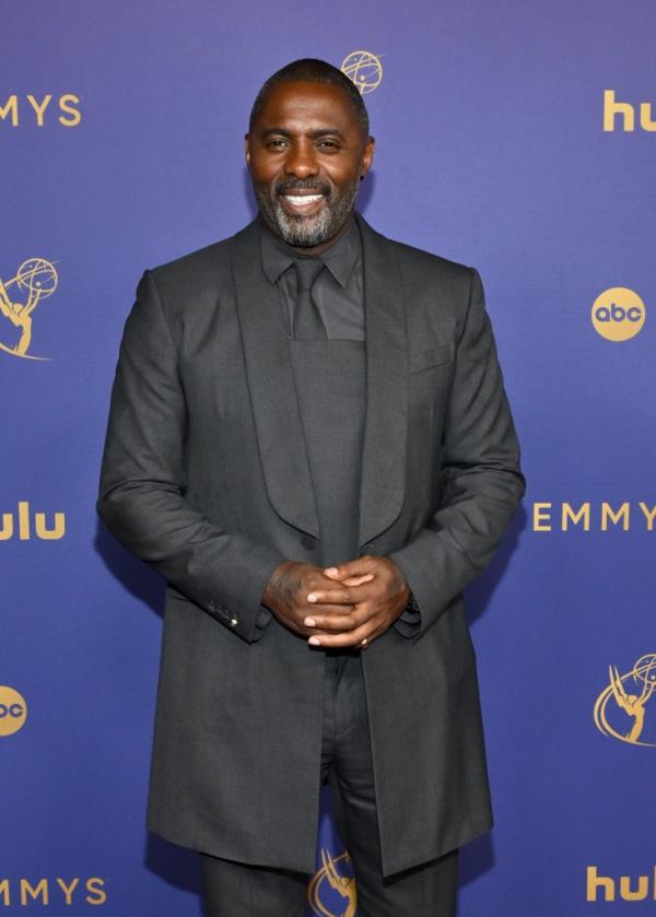 Idris Elba在洛杉矶加利福尼亚州举行的第76届黄金时段艾美奖
