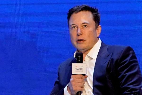 特斯拉的埃隆·马斯克对自动驾驶和机器人进展持乐观态度