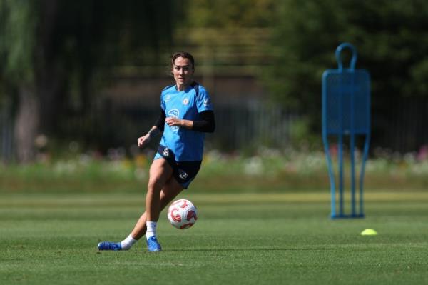 Lucy Bronze trains with new club Chelsea at Cobham