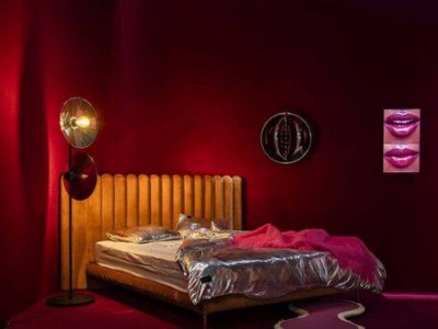 Viva Magenta used as a backdrop theme for Denby ware. Viva Magenta used as a backdrop theme for Denby ware.