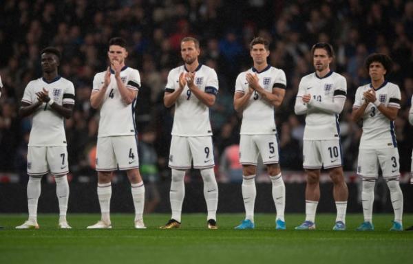 England team lines up to remember recently passed former England manager Sven-Goran Erikson prior to the UEFA Nations League 2024/25 League B
