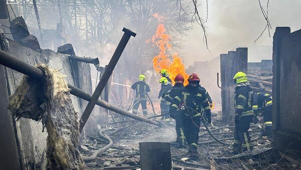 Russian missile strike kills at least 14 people in southern Ukraine