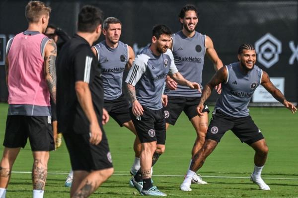 Messi, Busquets expected back in starting lineup for Miami against Nashville