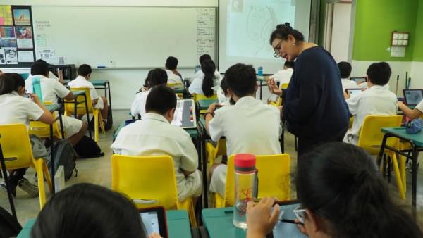 2025 school year to start on Jan 2, end on Nov 21