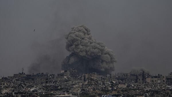 Israel launches night raid on Gaza’s Al-Shifa hospital
