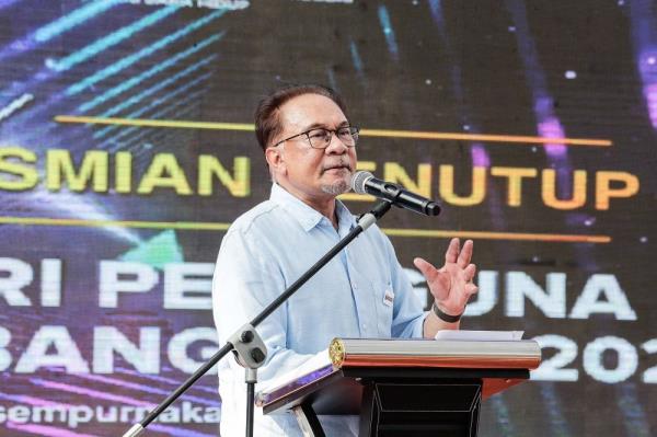 After Zahid’s grant offer controversy, Anwar says govt can’t grind to a halt for elections