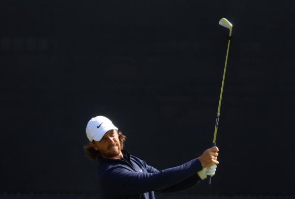 Fleetwood joins amateur Lamprecht at top of British Open leaderboard