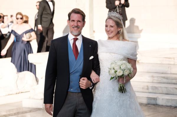 Crown Prince Pavlos had the role of giving away his younger sister.