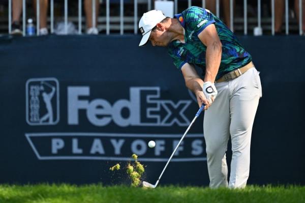Hovland fires course-record 61 to capture BMW Championship