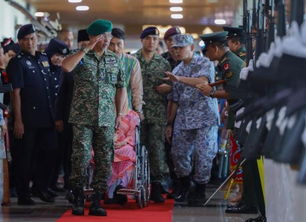 Agong, Permaisuri happy to have fulfilled dream of being closer to people of Sabah, Sarawak during 'Kembara Kenali Borneo' tour
