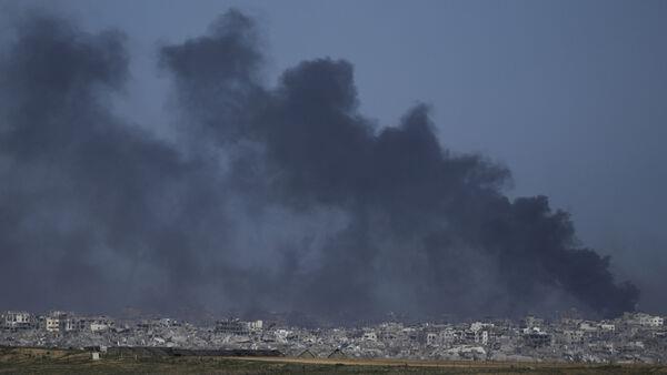 Israeli forces ‘bombard Gaza refugee camps’ as expanded ground offensive looms