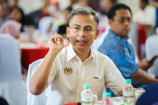 Fahmi Fadzil表示在Good Vibes音乐节取消后寻找帮助食品供应商的方法