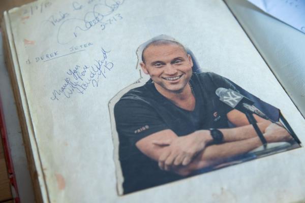 Derek Jeter's entry in the guest book at La Ripaille