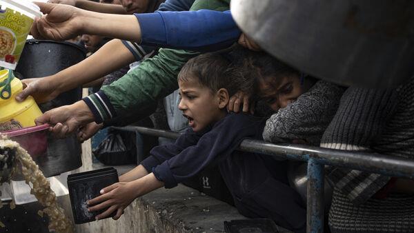 More than 500,000 people in Gaza are starving, UN report warns