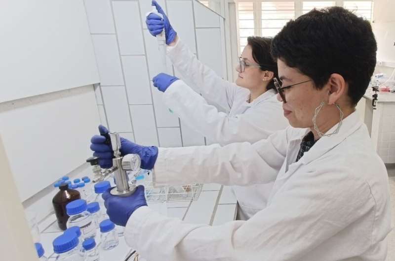 A novel method to obtain acetone more simply, safely and cheaply