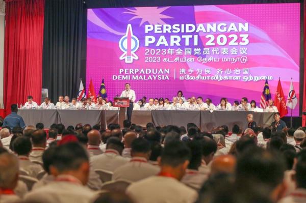 After Muda hints at withdrawing support for unity govt, DAP’s Anthony Loke reminds Syed Saddiq Muar victory backed by Pakatan support