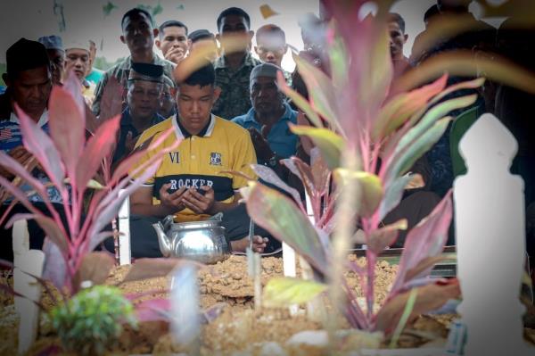 Elmina air crash: Two pictures were last gift from my father, says Sharipuddin’s son