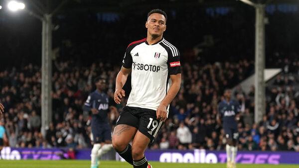Muniz double helps Fulham stun top-four hopefuls Tottenham