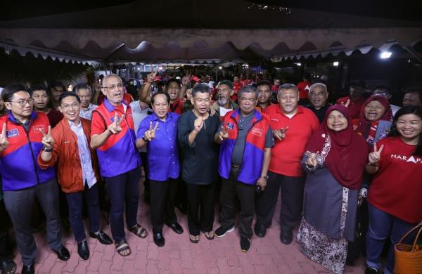 Johor by-elections: Ahmad Maslan urges voters to support Pakatan for the sake of development, unity