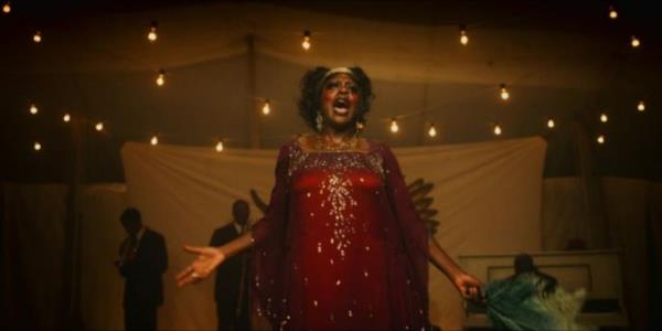 Viola Davis sings in Ma Rainey's Black Bottom
