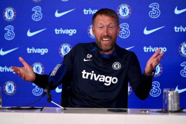 Graham Potter pictured working as Chelsea head coach in 2023