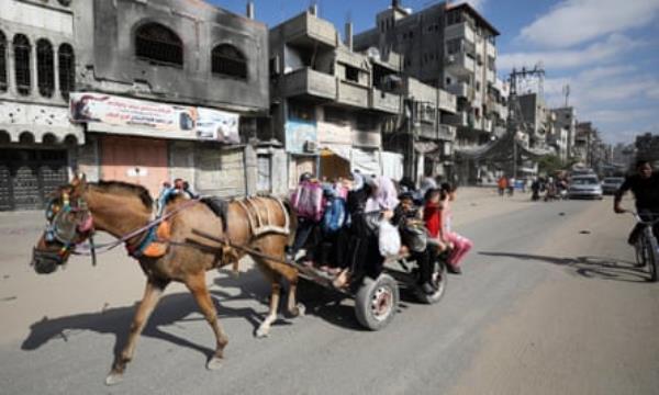Displaced Palestinians in northern Gaza Strip on Saturday.