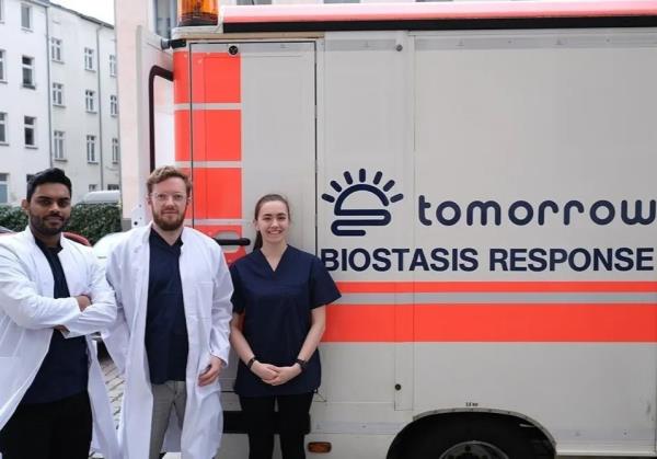 Tomorrow Bio is a company that, for its clients who have paid thousands, send an ambulance to retrieve their body and begin cryogenic procedures.