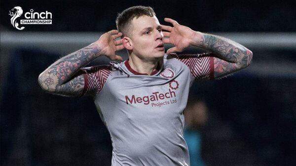 Watch: It's Super Ali as Arbroath's sub keeper comes off bench to score screamer