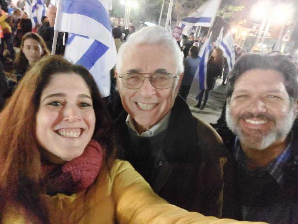 Brandeis Prof. Ilan Troen, center, is pictured with his daughter Debbie Troen Mathias and son-in-law-Shlomi Mathia