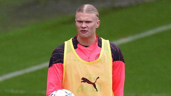 Erling Haaland trains for Manchester City after weekend injury scare