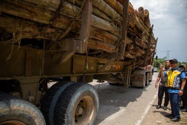 Works minister is livid with lorry drivers causing multimillion-ringgit damage to Bakun road, asks residents for picture proof