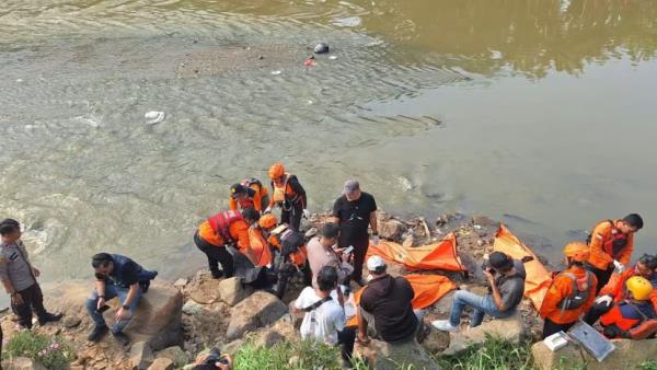 7 teenagers found dead in Bekasi river could have drowned fleeing arrest, say Jakarta police